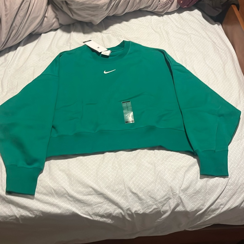 NWT Green Nike Sweatshirt